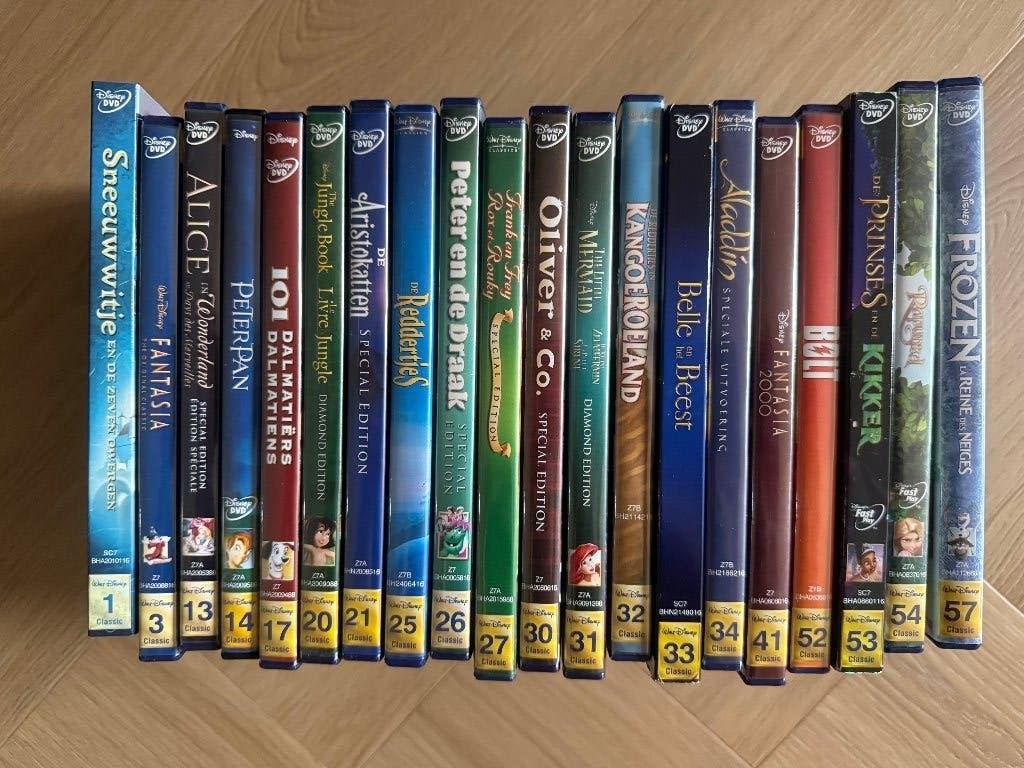Walt Disney 20 verschillende met gouden rugnummers (20 DVD's, Cd's en Dvd's, Europees, Tekenfilm, Ophalen of Verzenden, Zo goed als nieuw