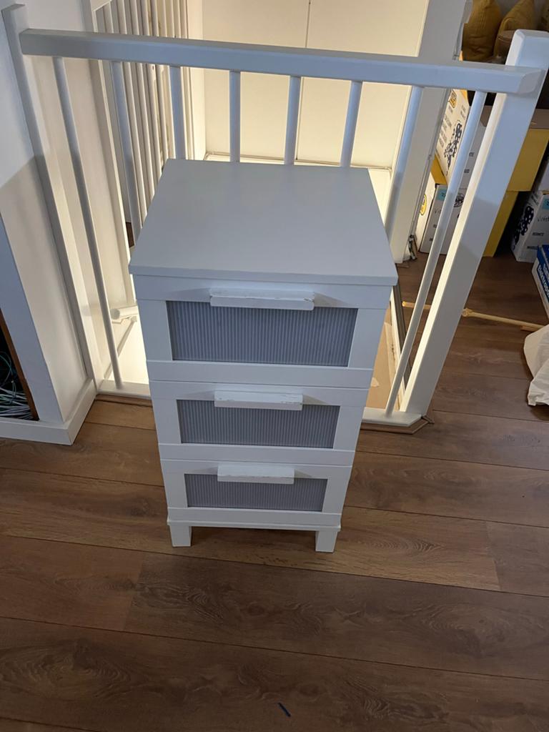 Kleine IKEA Brimnes ladekast wit - opberger, Huis en Inrichting, Kasten | Ladekasten, Gebruikt, 100 tot 150 cm, Minder dan 50 cm