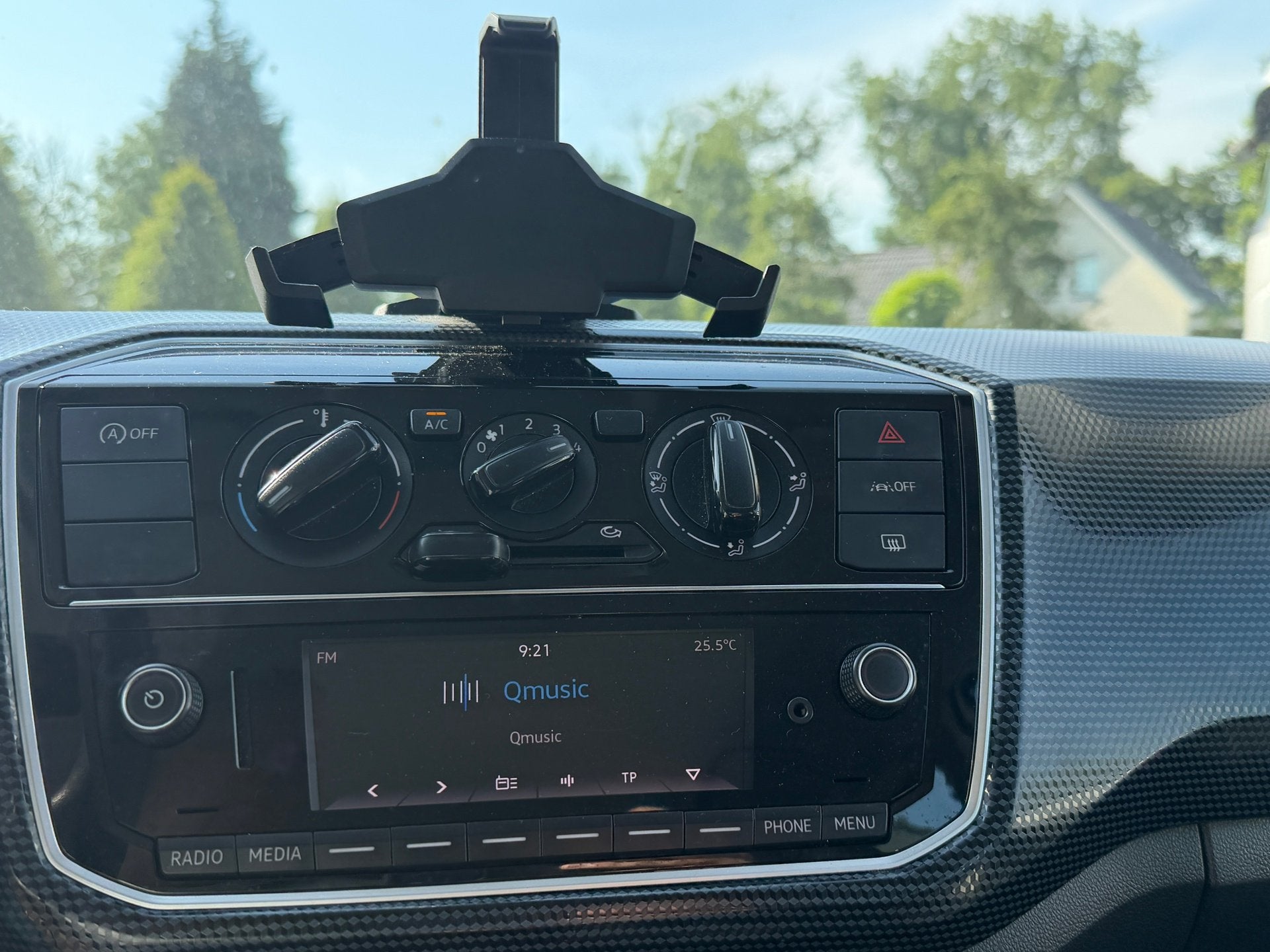 Foto 10 van Volkswagen Up! 1.0 5 Drs Airco Elak Pakket Donker glas