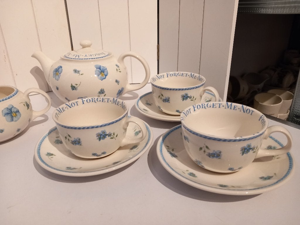 Marjolein Bastin Libelle Servies Forget me not., Keramiek, Overige typen, Ophalen of Verzenden, Zo goed als nieuw