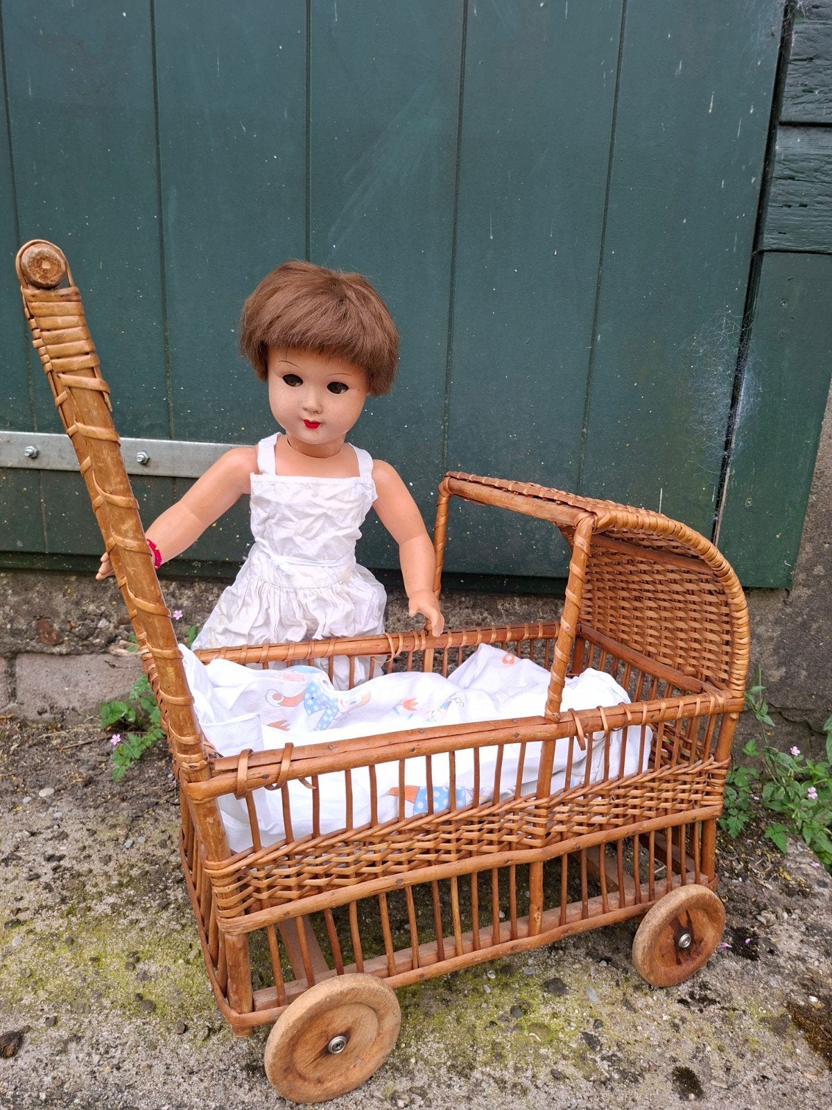 Vintage pop celluloid met flirtoogjes 60 cm, Kinderen en Baby's, Speelgoed | Poppen, Gebruikt, Babypop, Ophalen of Verzenden