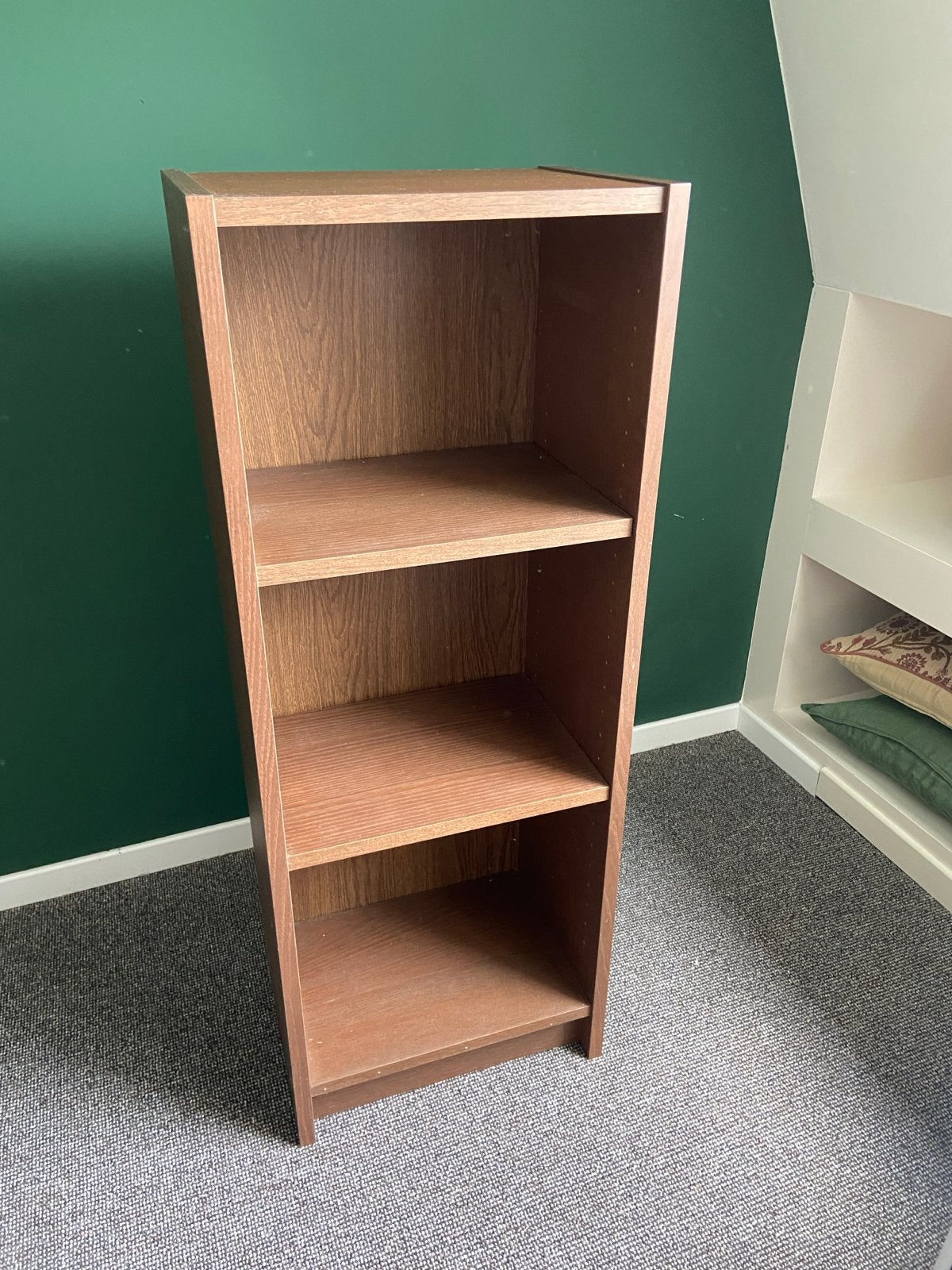 Billy Boekenkast, bruin walnootpatroon, Huis en Inrichting, Kasten | Boekenkasten, Ophalen, Met plank(en), Minder dan 50 cm, Gebruikt