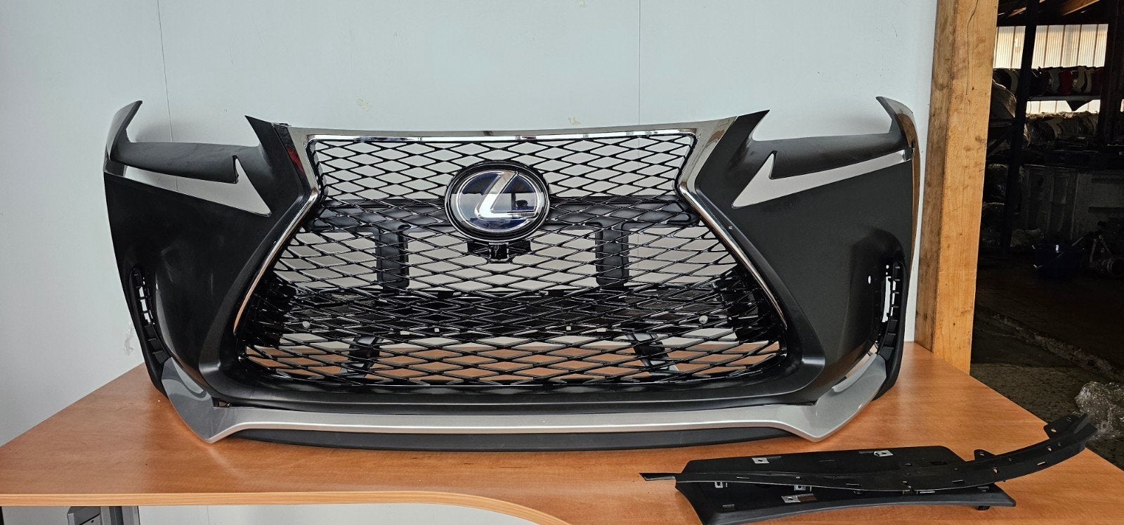Lexus NX Bumper 2015-2017 Sport, Ophalen of Verzenden, Voor, Lexus, Bumper