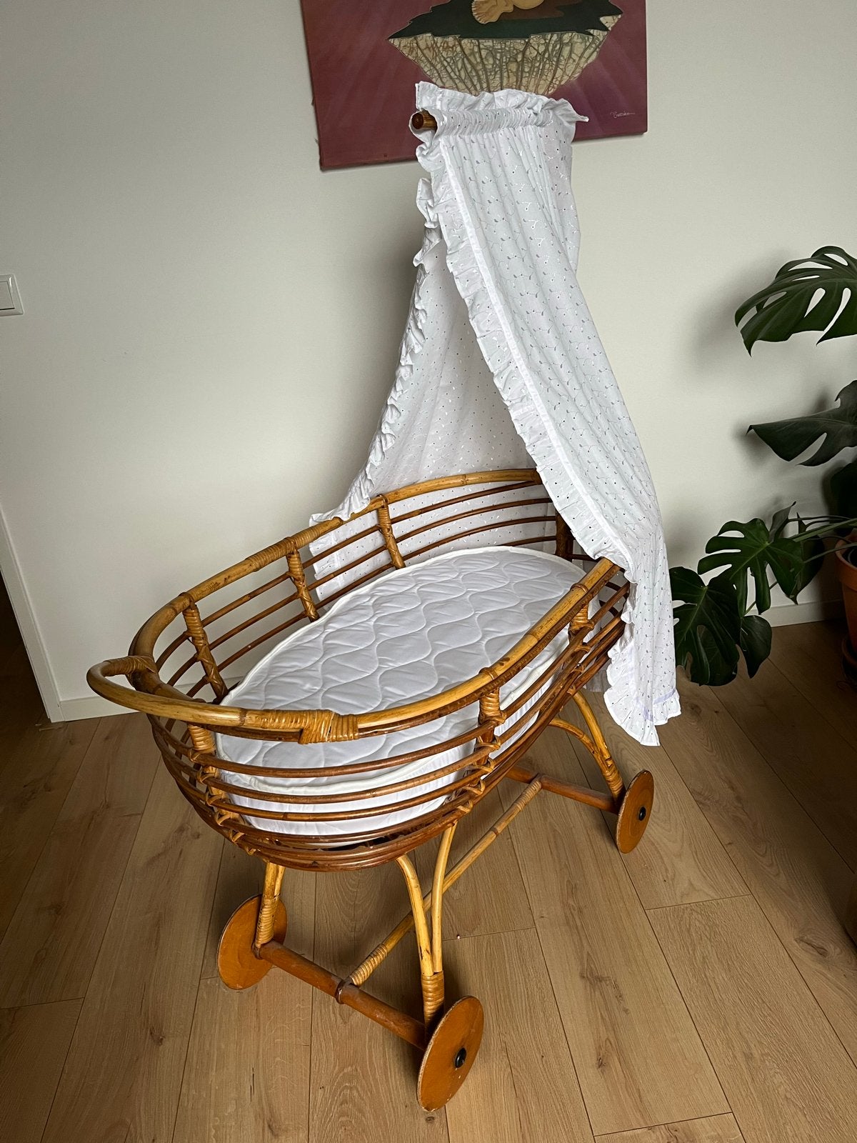 Wieg met nieuw matras en hemel, Kinderen en Baby's, Babywiegjes en Ledikanten, Ophalen, Nieuw, Wieg