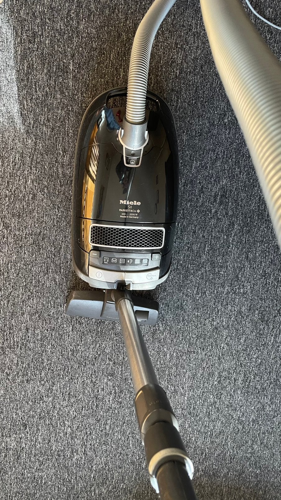Te Koop : Miele stofzuiger S8 zwart tot 2200watt, Ophalen of Verzenden, Zo goed als nieuw