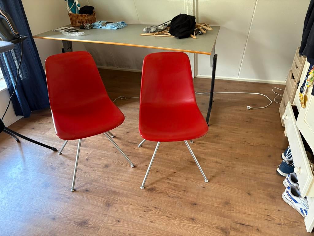 2 originele tonon stoelen, Ophalen, Zo goed als nieuw, Rood, Twee