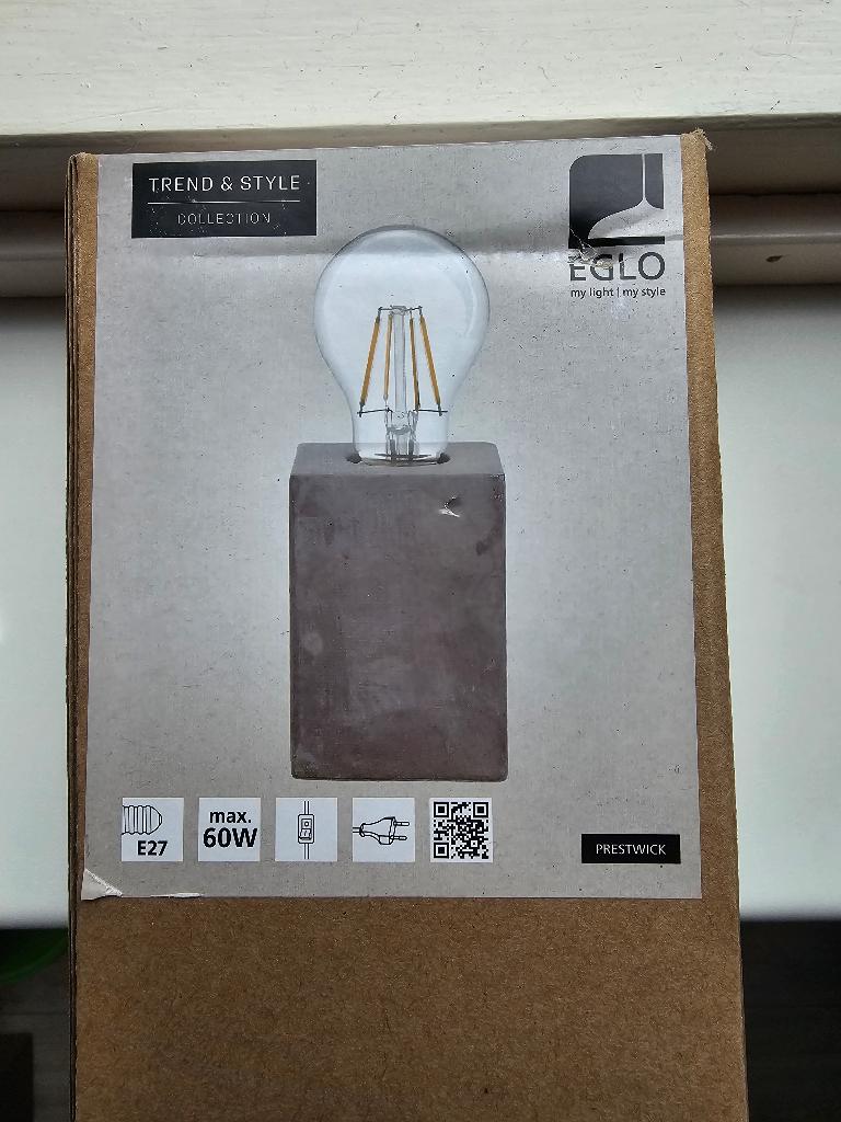 Nieuwe tafellamp, Huis en Inrichting, Lampen | Tafellampen, Ophalen of Verzenden, Nieuw, Overige materialen