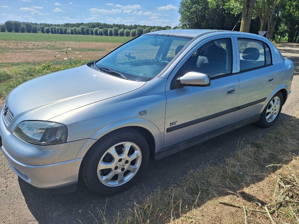 Opel Astra 1.6 8V 5D 2003 Grijs, Auto's, Opel, Voorwielaandrijving, Stof, 4 cilinders, 1095 kg