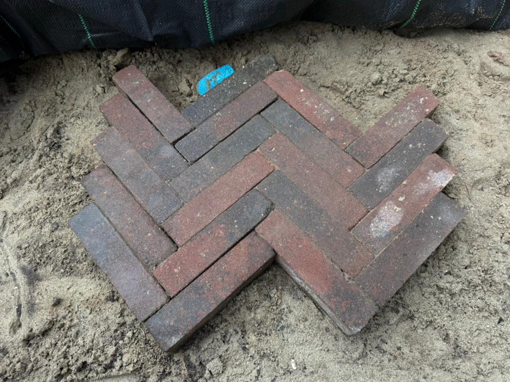Waaltjes beton - rood antracite - GRATIS 20m2, Ophalen, Zo goed als nieuw, Beton, Klinkers