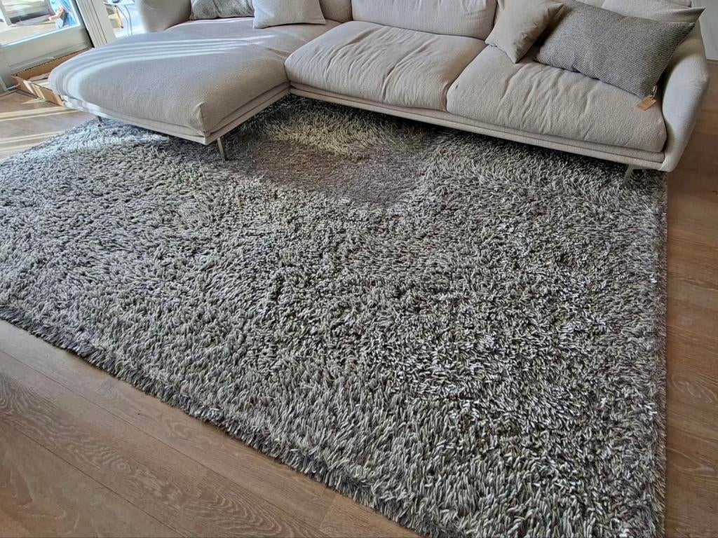 Modern grijs tapijt van De Millenerpoort, Ophalen, Modern, Hoogpolig, 200 cm of meer, Zo goed als nieuw