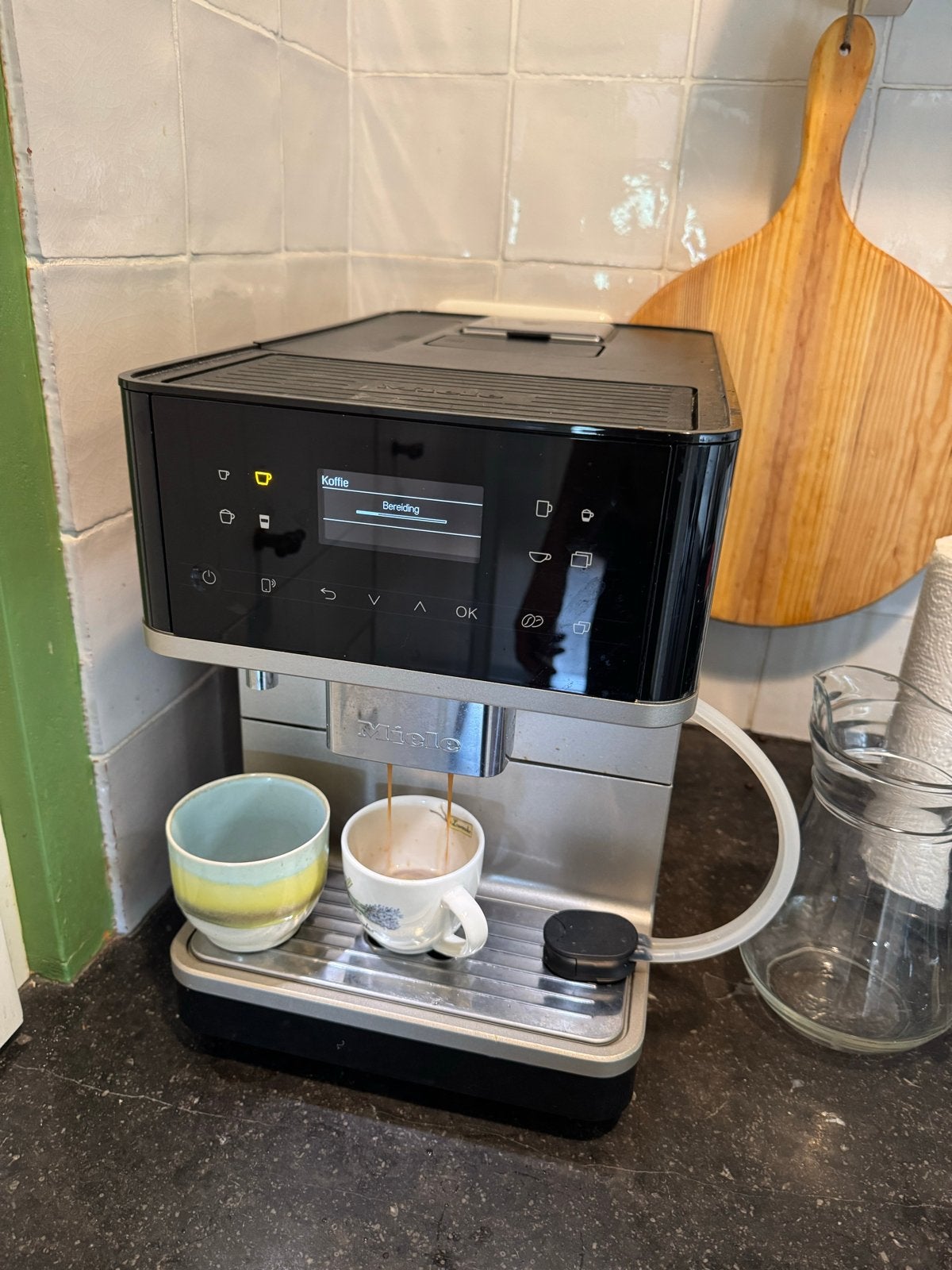 Miele Koffiezetapparaat CM6360 - Perfecte Koffie Ervaring, Ophalen, Afneembaar waterreservoir, Koffiemachine, Koffiebonen