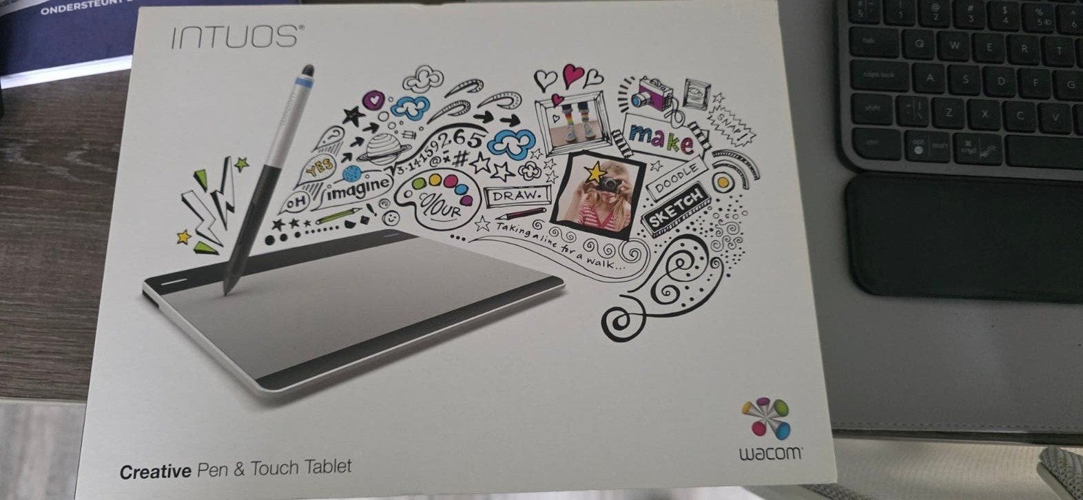 Wacom Intuos Pen & Touch CTH-480S-N met draadloze kit, Computers en Software, Multi-touch, Ophalen of Verzenden, Zo goed als nieuw