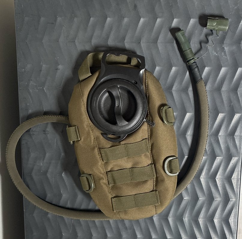 Camelbag, Ophalen