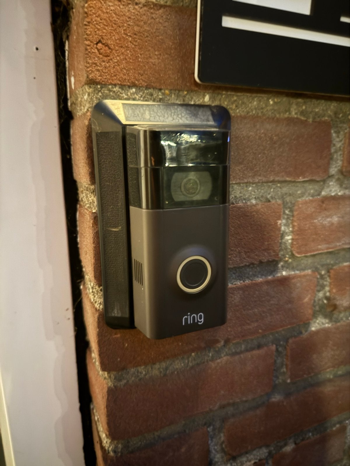 Ring deurbel 2 met accu en solar panel, Ophalen of Verzenden, Bewegingsdetectiesensor, Gebruikt, Draadloos