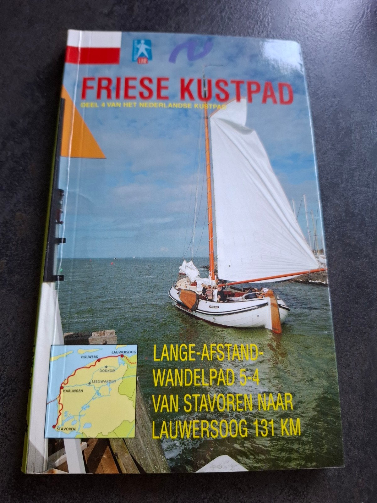 Friese Kustpad, law 5-4 Stavoren- Lauwersoog, wandelboekje, Europa, Ophalen of Verzenden, Reisgids of -boek, Gelezen