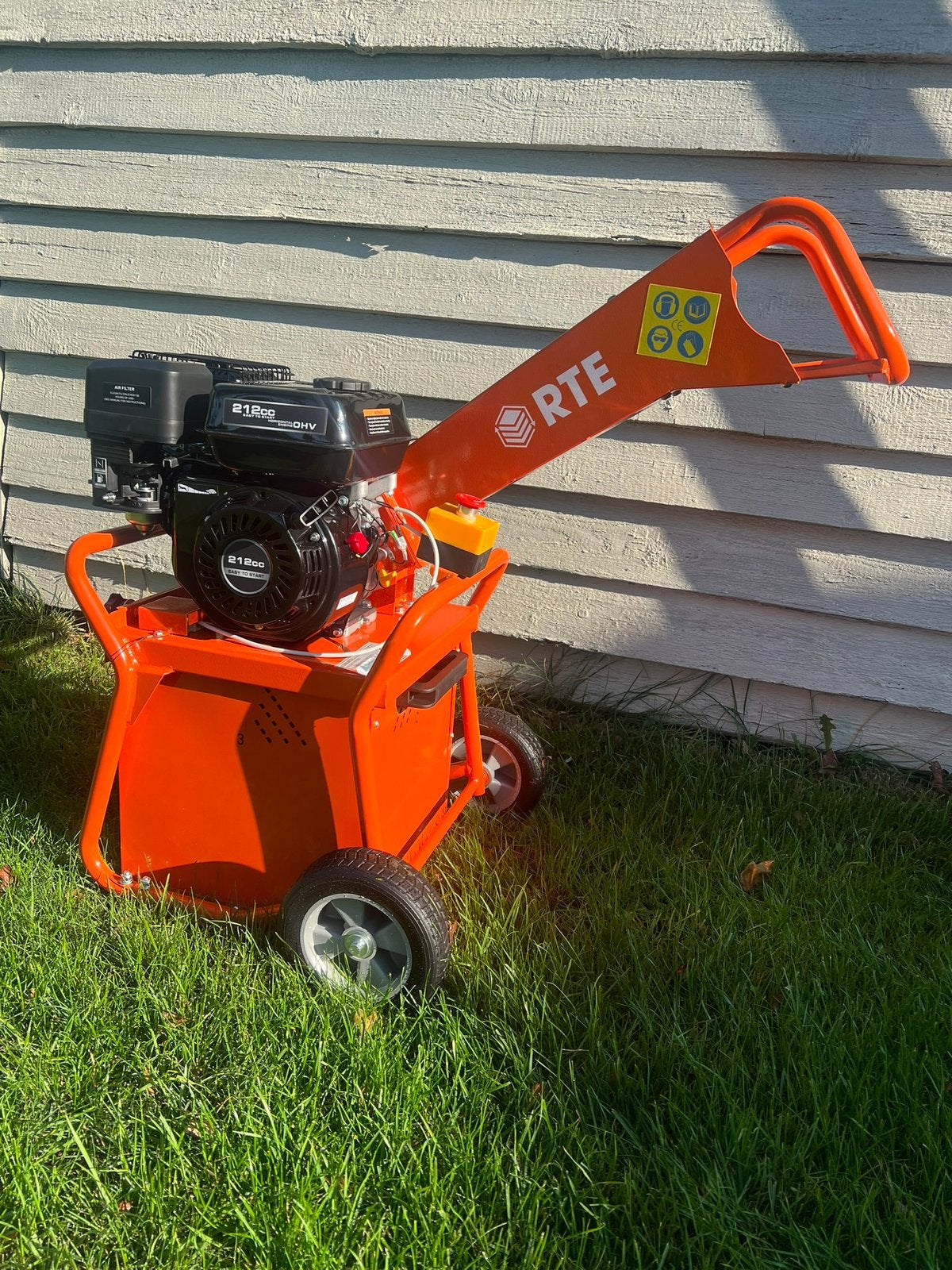 2x Nieuwe (overjarige) RTE takken hakselaar benzine, opvang, Tuin en Terras, Ophalen, Benzine, RTE, RTE