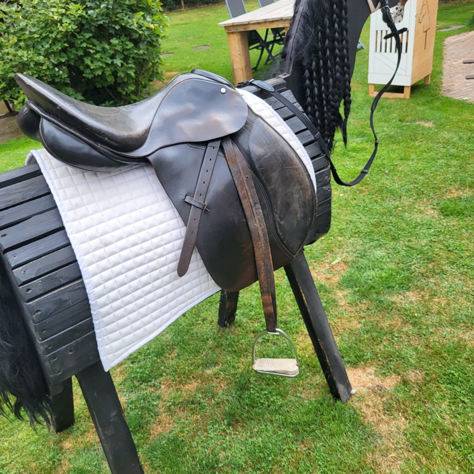 Houten speelpaard, Ophalen
