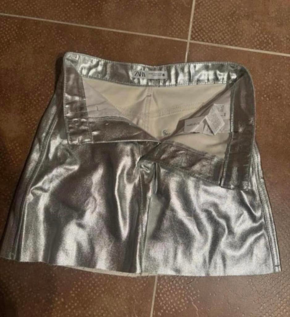 Zara zilveren rok maat XS, Kleding | Dames, Rokken, Ophalen of Verzenden, Nieuw, Maat 34 (XS) of kleiner, Overige kleuren