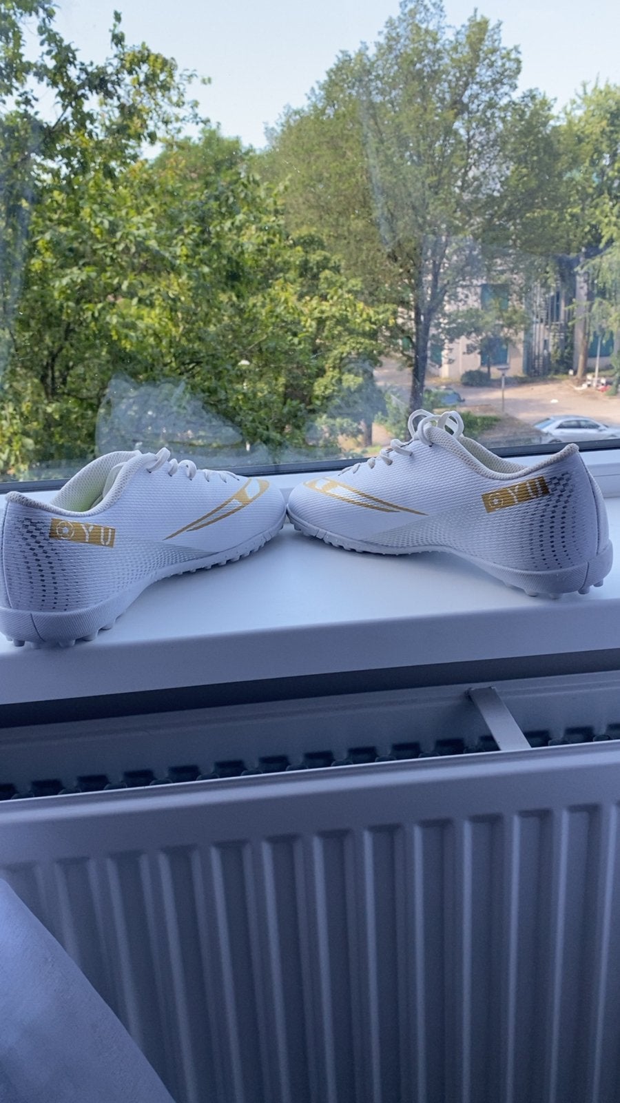 Voetbalschoenen wit/goud - Maat 44, Sport en Fitness, Voetbal, Ophalen, Nieuw, Schoenen