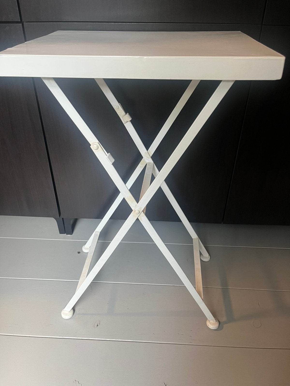 Metalen witte opklapbare bijzettafeltjes 45x35x73 cm, Ophalen