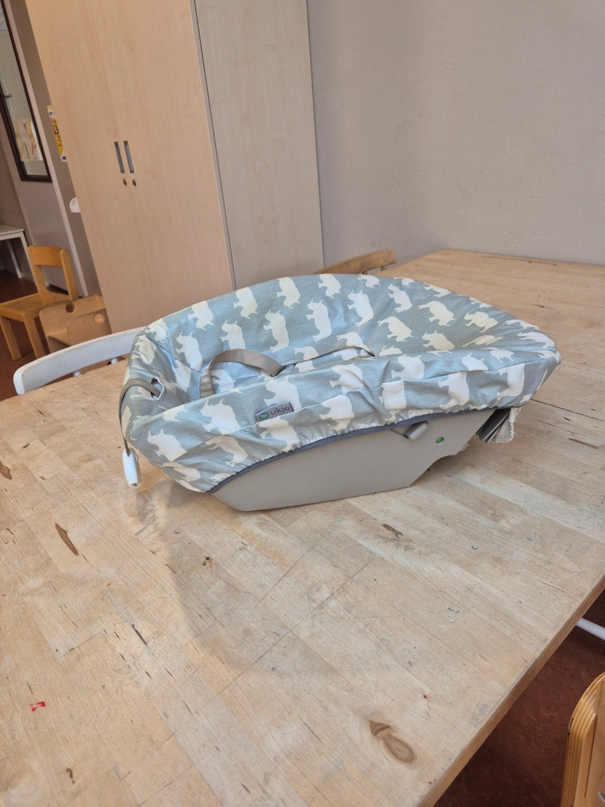 Stokke Baby Kuipje met Hoes en Veiligheidstuigjes, Kinderen en Baby's, Ophalen, Gebruikt, Overige typen, Gordel(s)