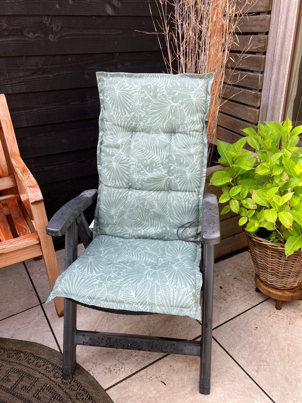 2 Tuinstoelkussens groen met tropische print, Tuin en Terras, Tuinmeubel-accessoires, Ophalen, Zo goed als nieuw