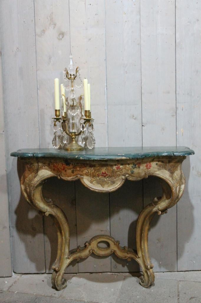 Kleurrijke oude wandconsole, Ophalen