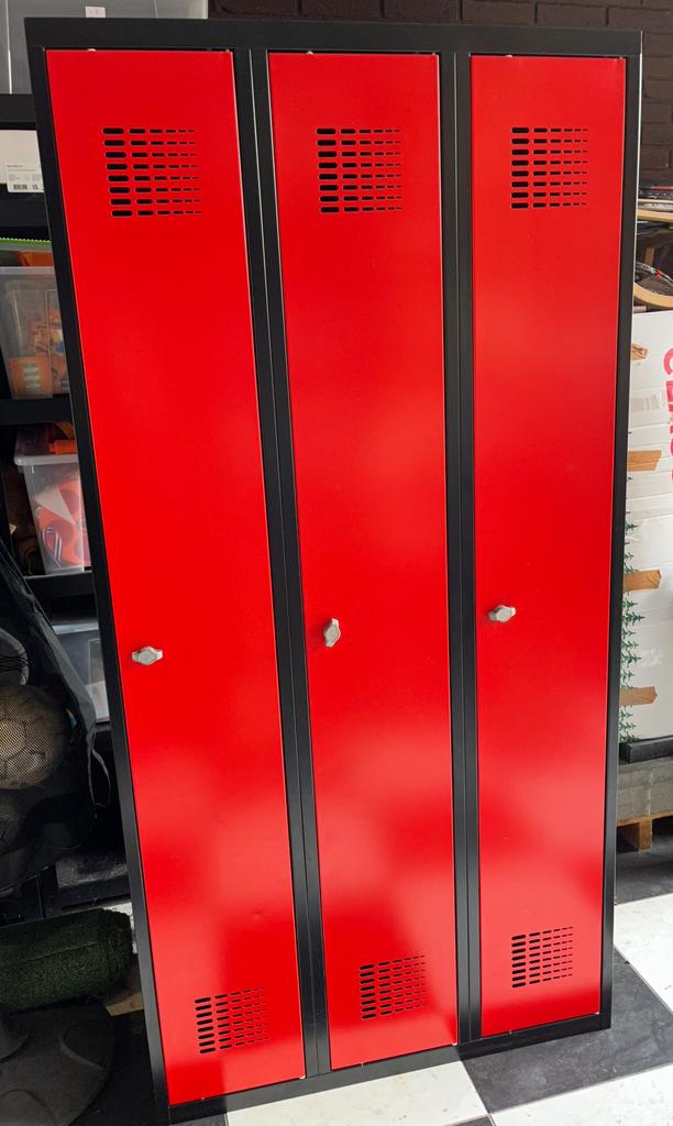 Locker kledingkast  met 3 deuren, Huis en Inrichting, Ophalen, Zo goed als nieuw