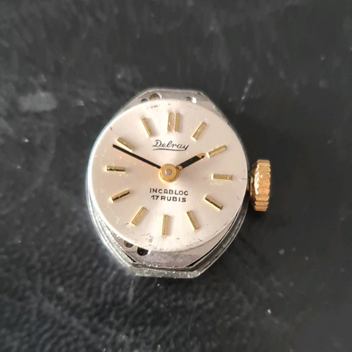 Oud uurwerk Delray Incabloc 17 Rubis.           KOOPJE 5EURO, Ophalen of Verzenden, Staal, Overige merken, 1960 of later