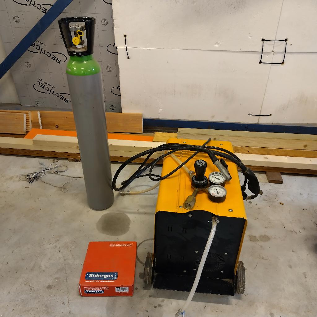 190A MIG 195 220V Flux Core lasapparaat, Doe-het-zelf en Verbouw, Gereedschap | Lasapparaten, Ophalen, Gebruikt, 150 tot 250 ampère