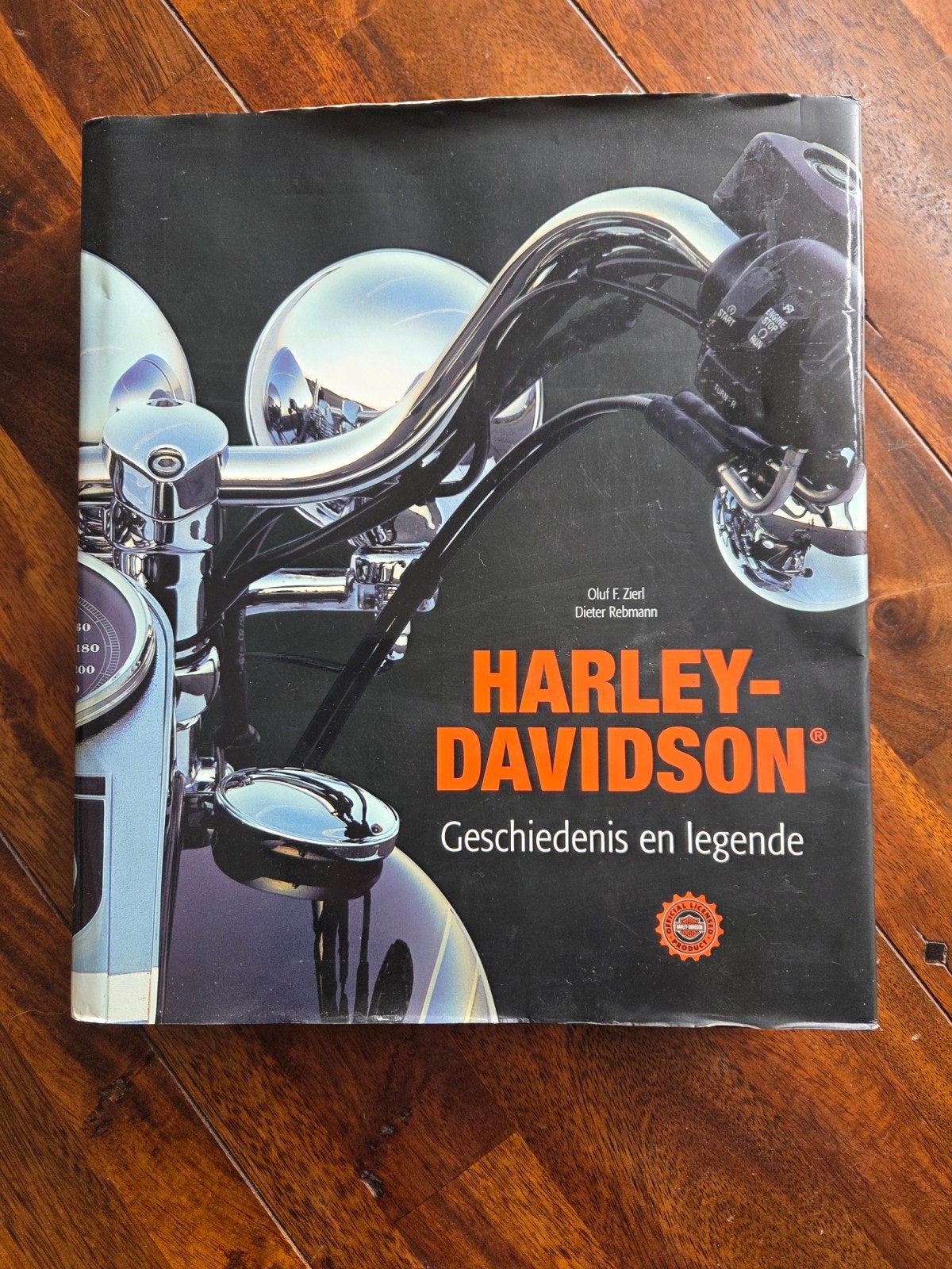 harley davidson geschiedenis en legende oluf F. Zierl Dieter, Ophalen of Verzenden, Zo goed als nieuw, Oluf F. Zierl, Merk of Model
