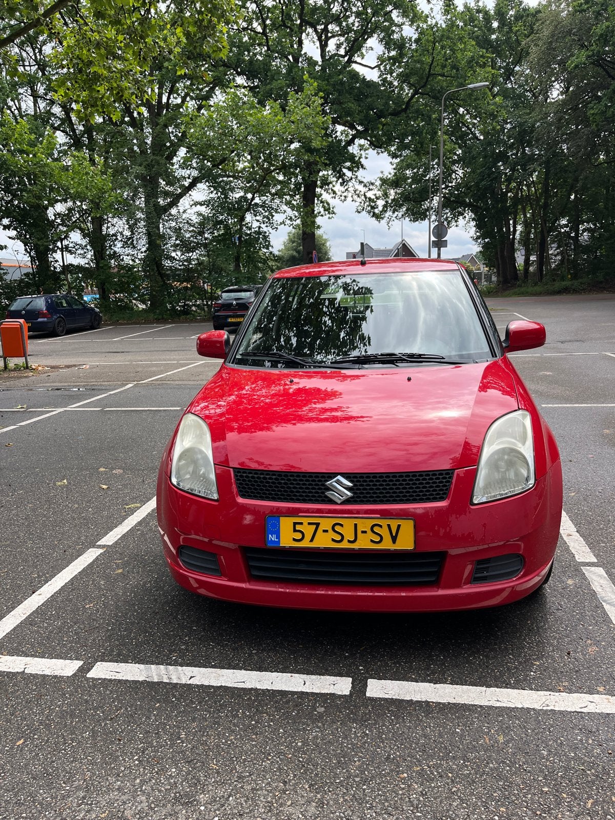 Suzuki Swift 1.3 5D 2006 Rood, Auto's, Suzuki, Voorwielaandrijving, 40 €/maand, 965 kg, 400 kg