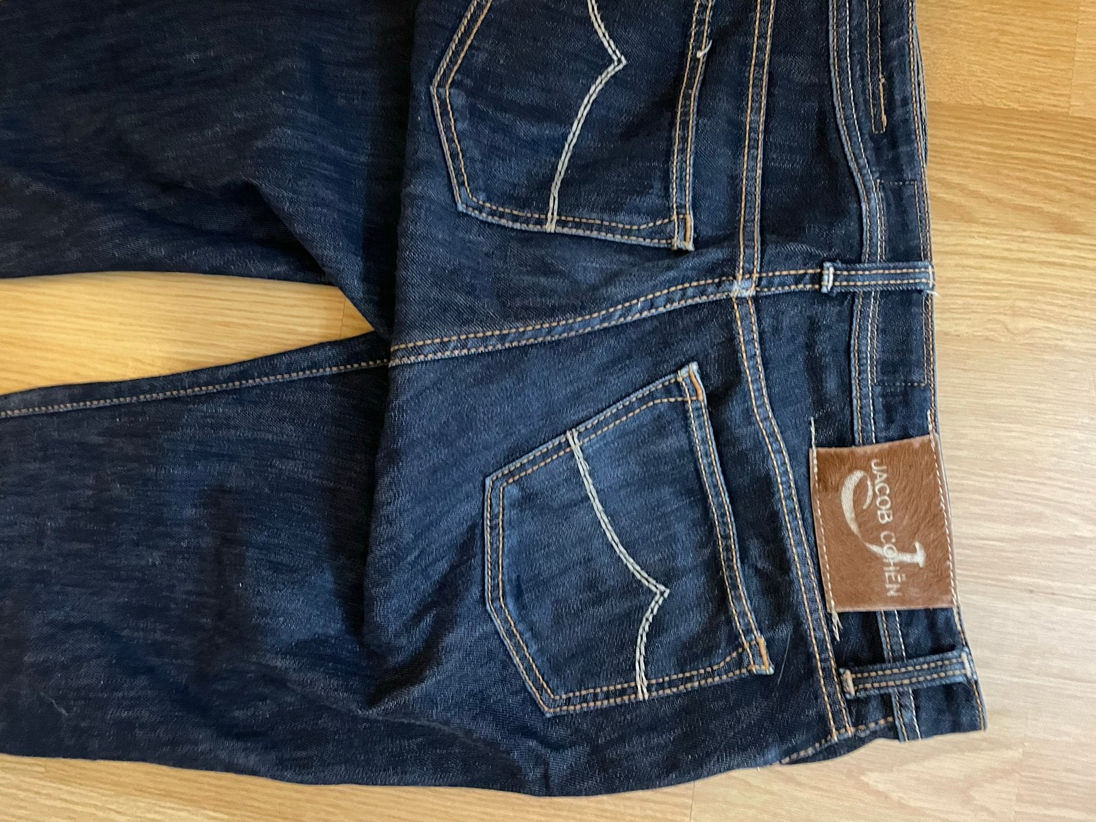 Jacob Cohen Spijkerbroek 688 comfDonkerblauw Maat 32/32 ZGAN, Ophalen of Verzenden, Zo goed als nieuw, Blauw, W32 (confectie 46) of kleiner