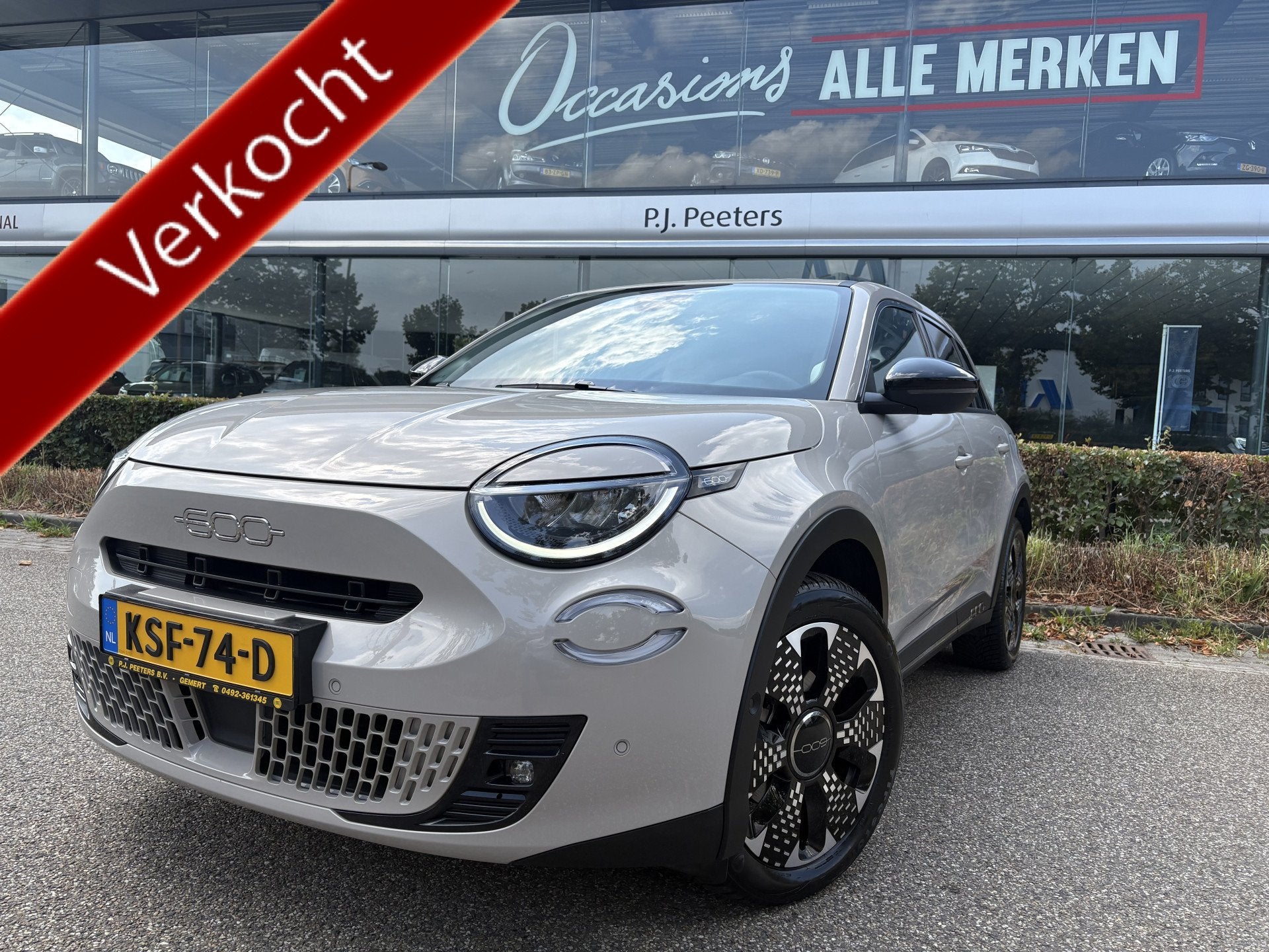Fiat 600E La Prima 54 kWh Achteruitrijcamera - Apple carplay, Auto's, Fiat, Gebruikt, 156 pk, Leder, SUV of Terreinwagen