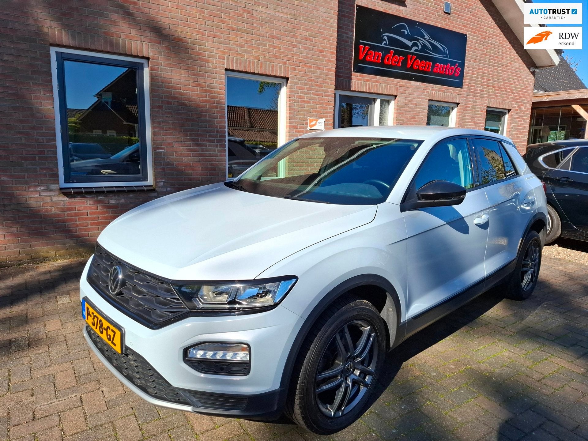 Volkswagen T-Roc 1.0 TSI Style Business metallic grijs. o.a., Auto's, Volkswagen, Voorwielaandrijving, Stof, Gebruikt, 1194 kg