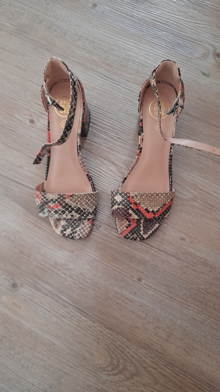 Nieuwe sandalen maat 38 van 24 Colours, hak 6 cm, Kleding | Dames, Ophalen of Verzenden
