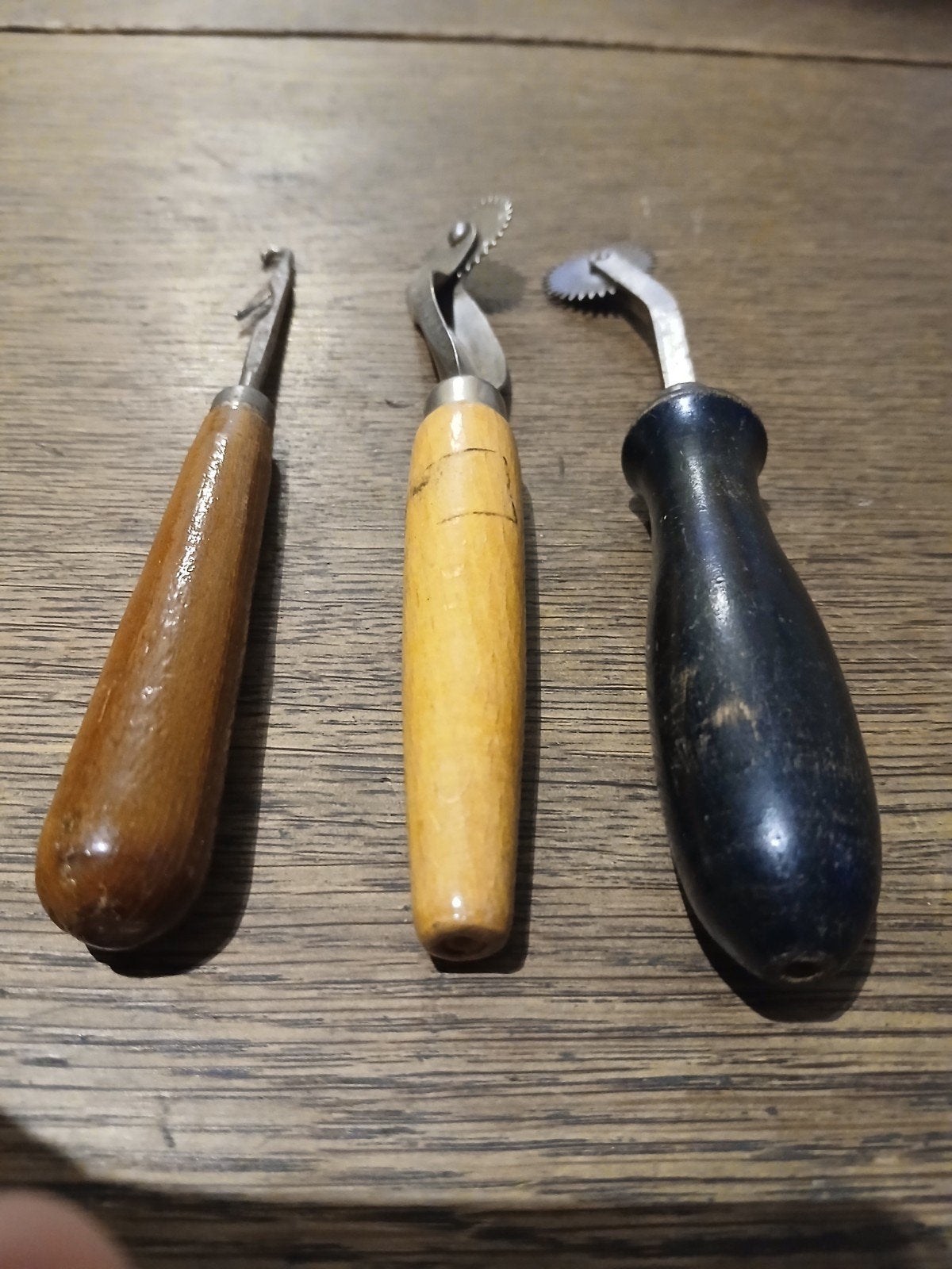 DRIE VINTAGE ITEMS (NAAIGEREI).. . I.Z.G.S, Ophalen of Verzenden, Gebruikt, Geschikt voor karton, Gereedschap of Toebehoren