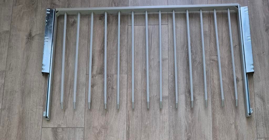 IKEA KOMPLEMENT Uittrekbare Broekhanger - Zo goed als nieuw, Met plank(en), Modern, functioneel, Zo goed als nieuw, Minder dan 100 cm