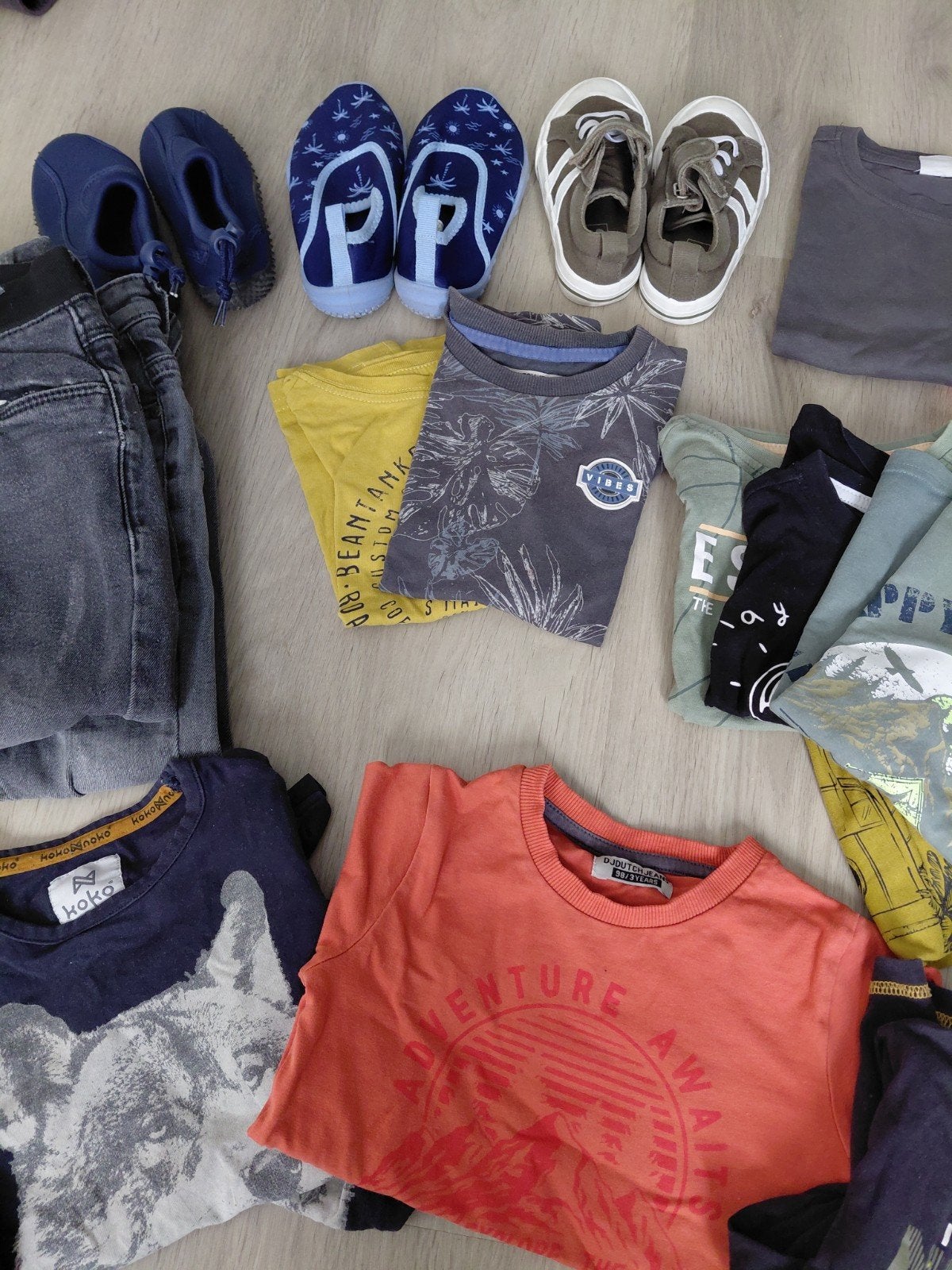 Kleding pakket maat 98 /104 inclusief zomerjas, Ophalen, Gebruikt, Maat 98