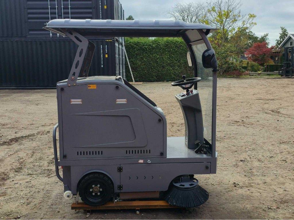 OKG DY-1400P Straatveegmachine‼️, Zakelijke goederen, Machines en Bouw | Onderhoud en Reiniging, Ophalen