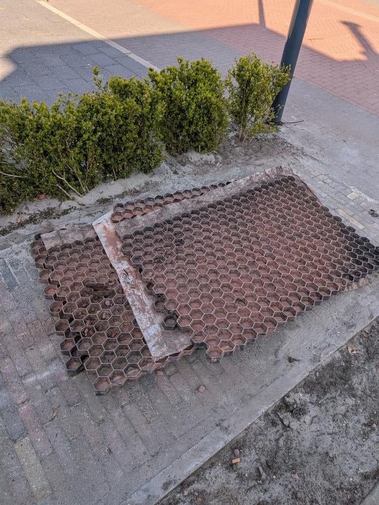 Grindplaten gratis, Tuin en Terras, Ophalen, Gebruikt, 20 m² of meer