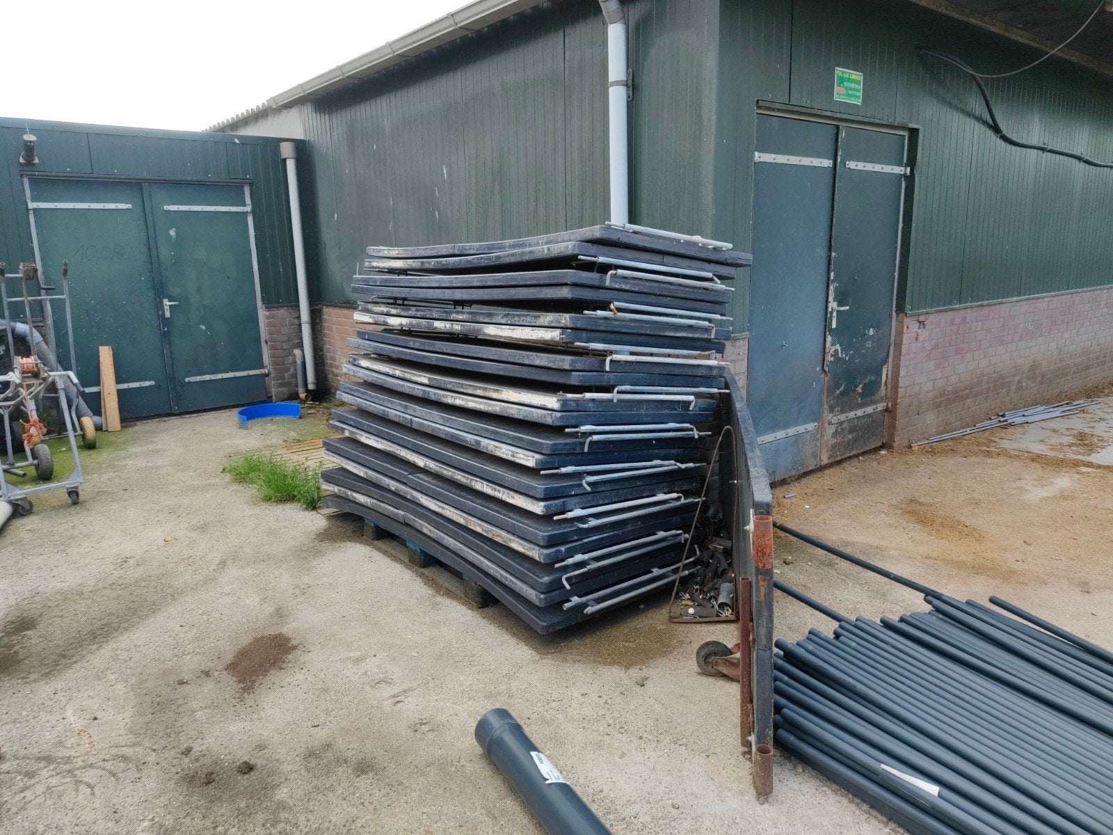 Gratis kunstof panelen, Doe-het-zelf en Verbouw, Steigers, Ophalen of Verzenden, Gebruikt, Overige typen, Minder dan 2 meter