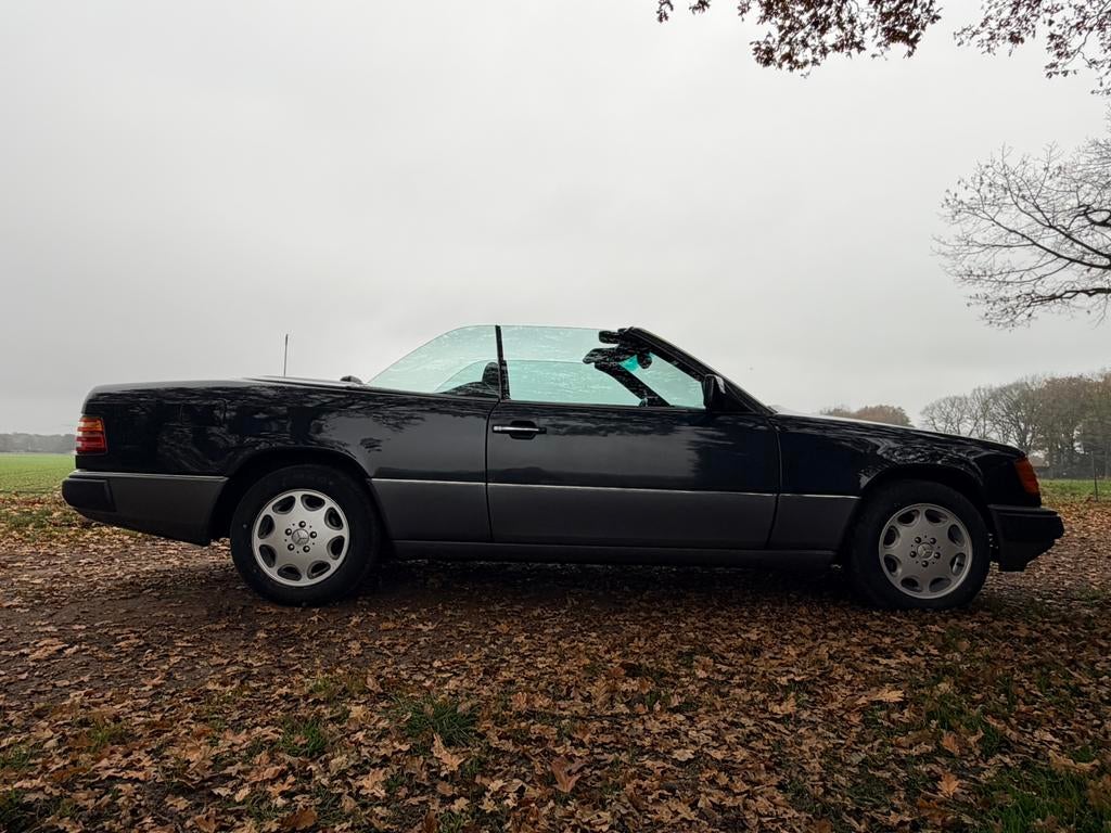 Mercedes-Benz 300 CE 24 Cabrio 121d km origineel!!, Auto's, Mercedes-Benz, Automaat, Achterwielaandrijving, Stoelverwarming, Cabriolet