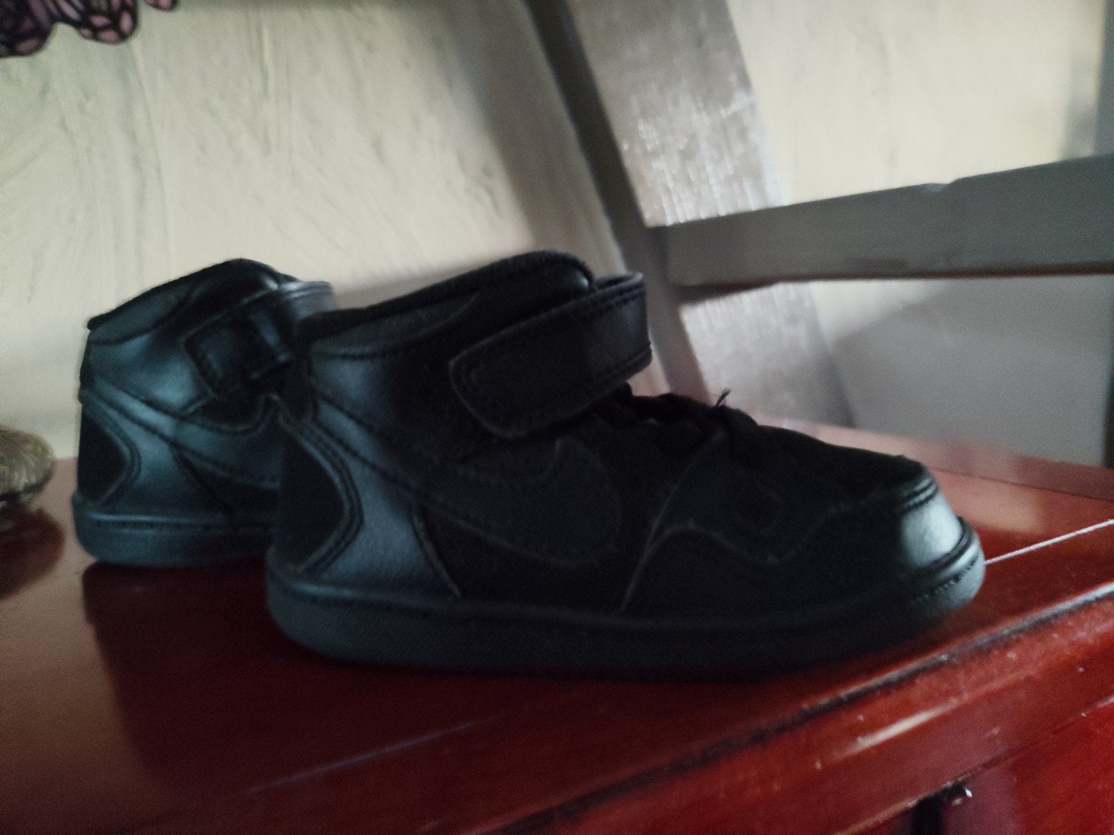 zwarte Nike schoenen 23,5, Ophalen of Verzenden, Zo goed als nieuw, Jongen of Meisje, Schoenen