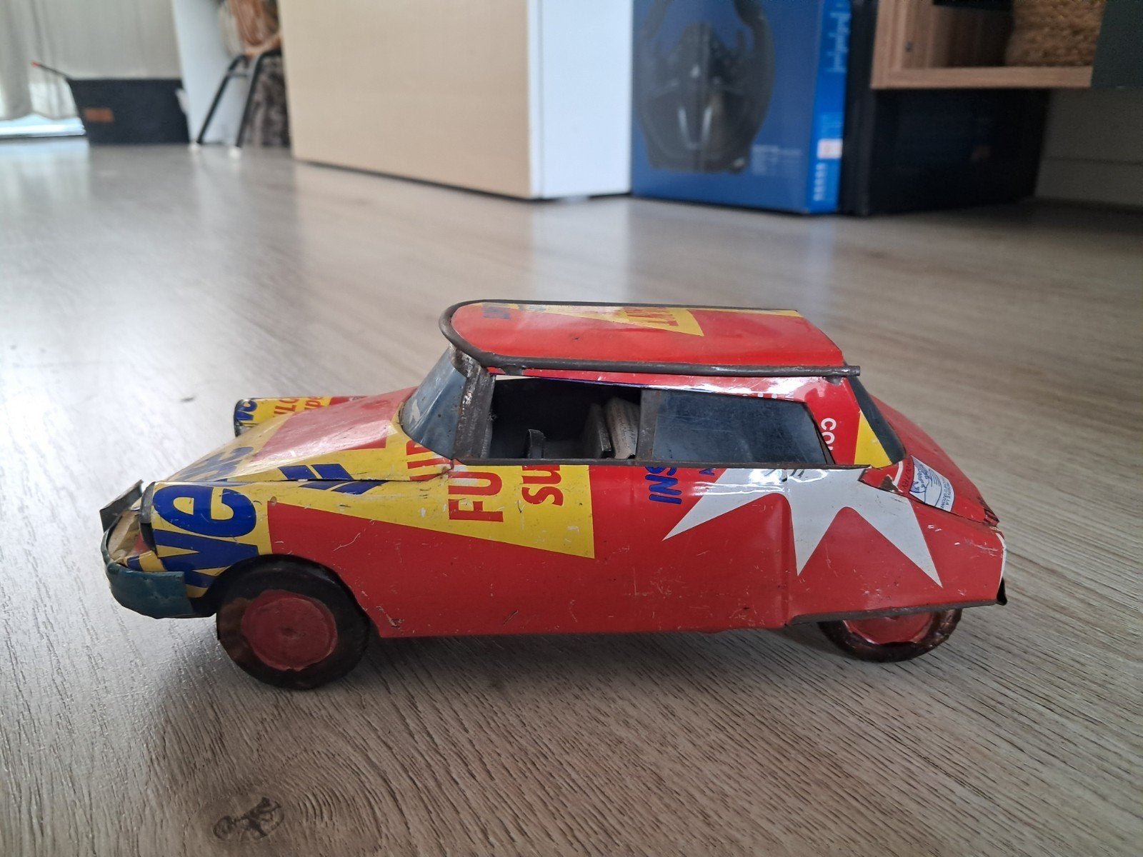 Vintage blikken speelgoed auto, gemaakt van blikjes, Ophalen of Verzenden