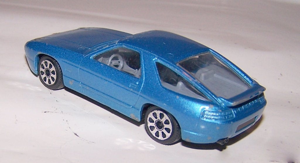 Mooi Bburago Porsche 928 S4 model. 1/43. Izgs., Ophalen of Verzenden, Zo goed als nieuw, Auto, Overige merken