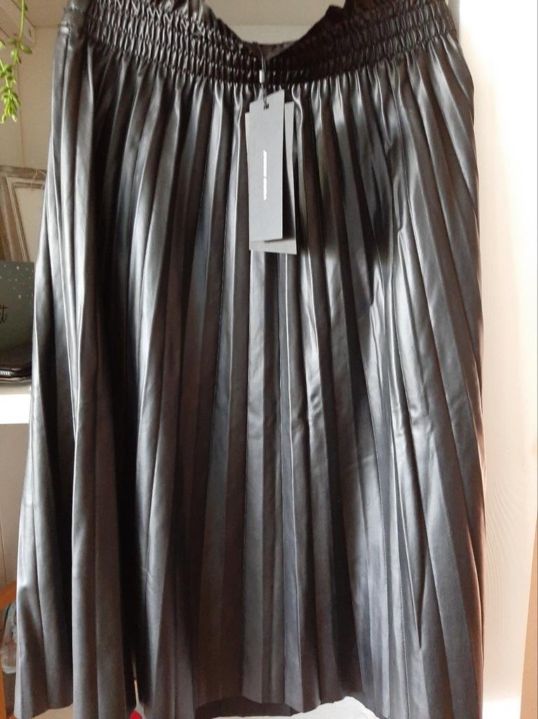 Nieuwe Zwarte Plissé Rok - Only - Maat M, Kleding | Dames, Rokken, Maat 38/40 (M), Only, Zwart, Nieuw