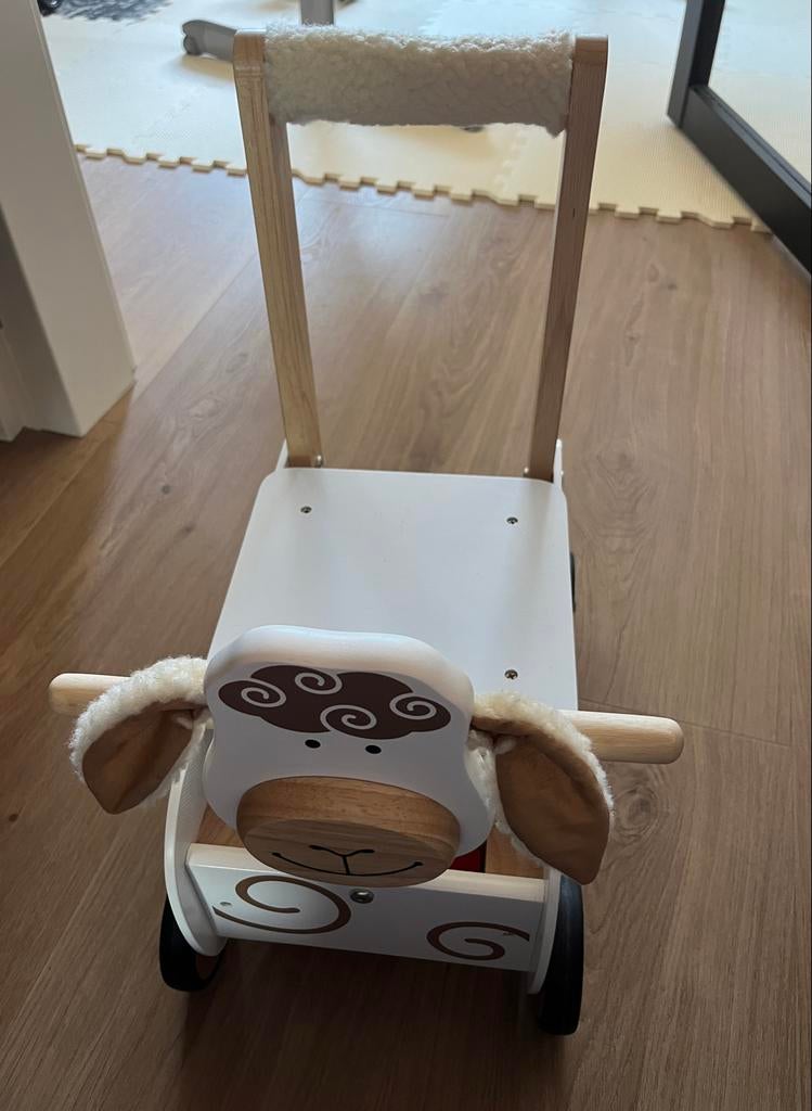 Loopwagen I'm Toy schaap, Ophalen of Verzenden, Zo goed als nieuw, Duw- of Trekspeelgoed