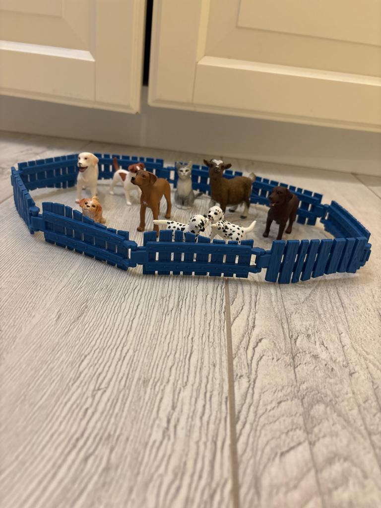 Dieren speelset met hek - honden, kat, geit, Ophalen of Verzenden, Gebruikt