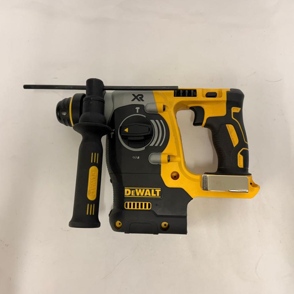 Dewalt Combihamer + Dewalt Haakseslijper, Dewalt, Zo goed als nieuw, Support@dewalt.com, 701 E. Joppa Road
Towson, MD 21286
USA